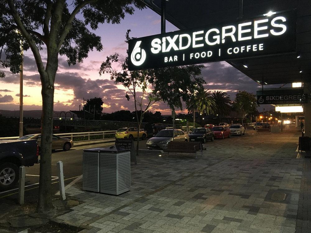 Six Degrees Boutique Hotel Олбани Экстерьер фото