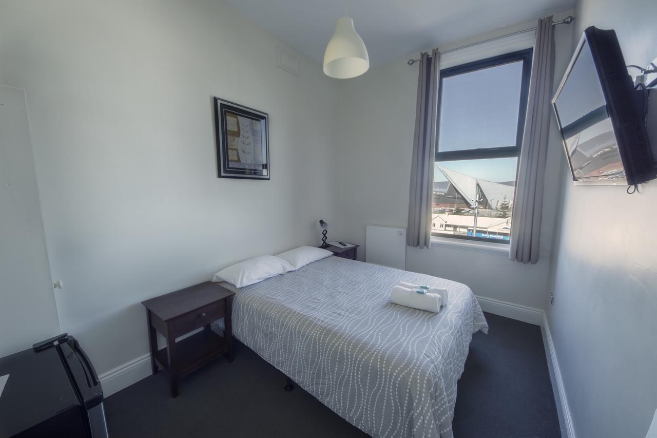 Six Degrees Boutique Hotel Олбани Экстерьер фото